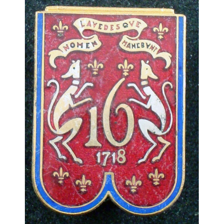 Insigne métallique du 16° régiment de dragons en émail