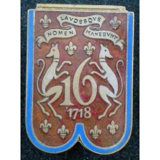 Insigne du 16° régiment de dragons de fabrication Drago Paris