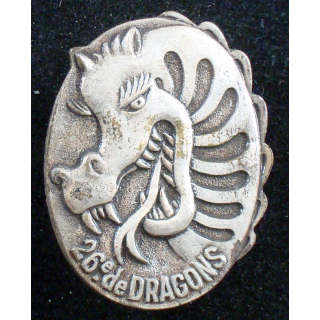 Insigne du 26° régiment de dragons de fabrication Drago Paris G. 1326
