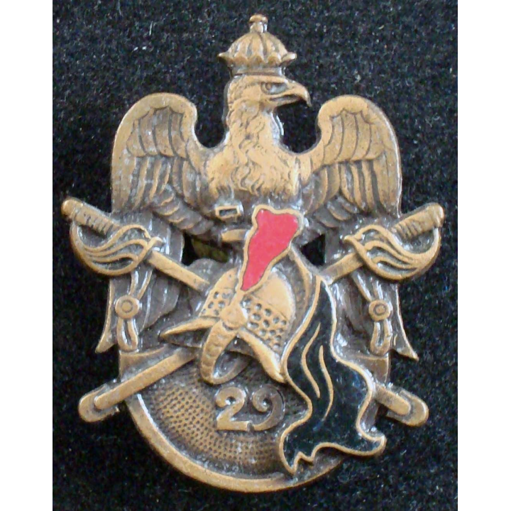 Insigne du 29° régiment de dragons de fabrication Drago émail bronze
