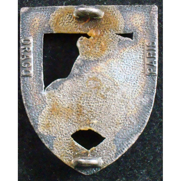 Insigne métallique du 30° régiment de dragons de fabrication Drago
