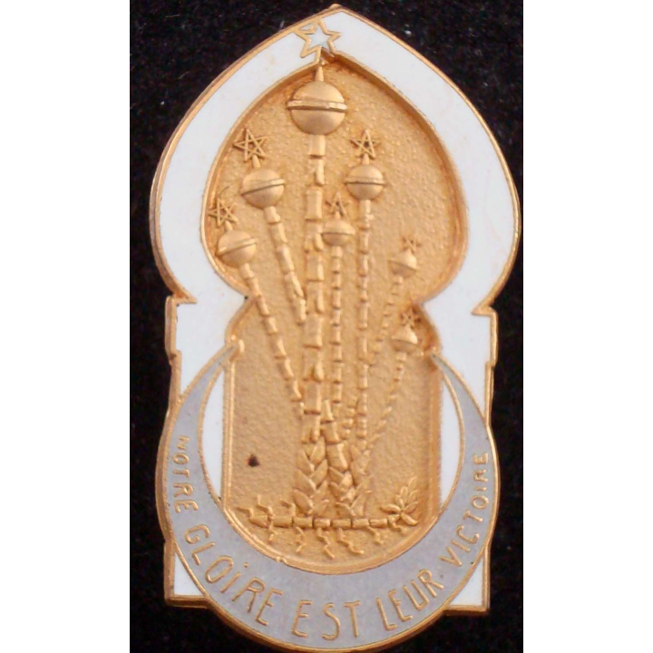 Insigne de l'ECS du 1° régiment de spahis de fabrication Drago type 2