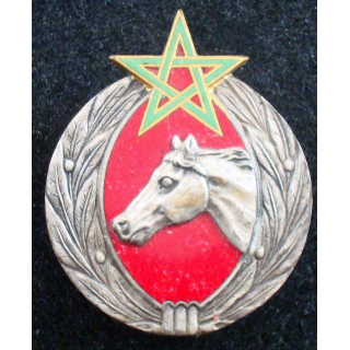 Insigne des écuries royales du Maroc de fabrication Drago en émail