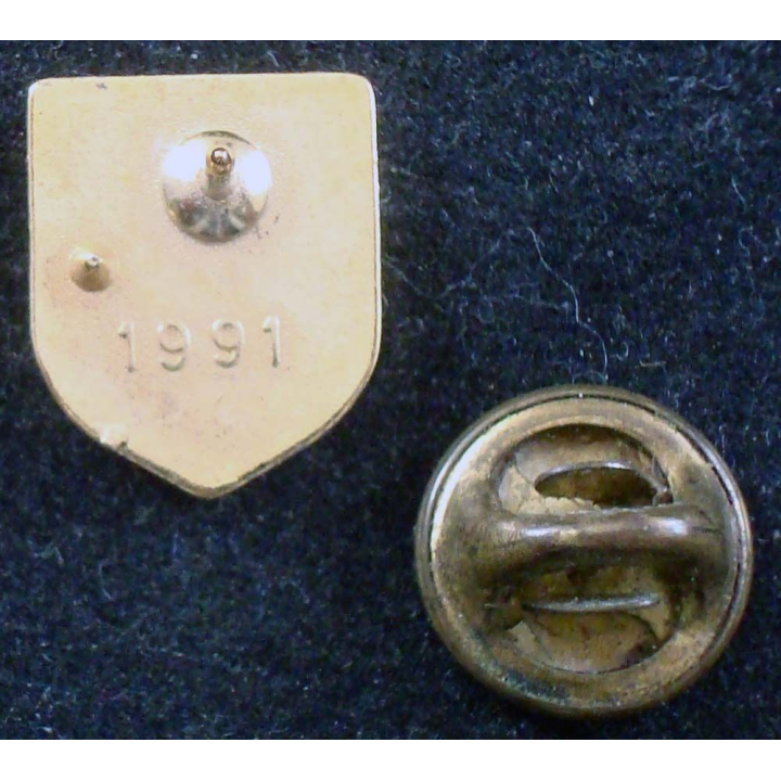 Pin's métallique de la 4° légion de gendarmerie mobile