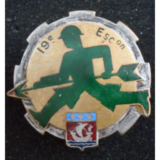 Insigne du 19° escadron régional du train Montereau en émail
