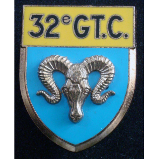 Insigne métallique du 32° groupement de camp Delsart Sens G. 2092
