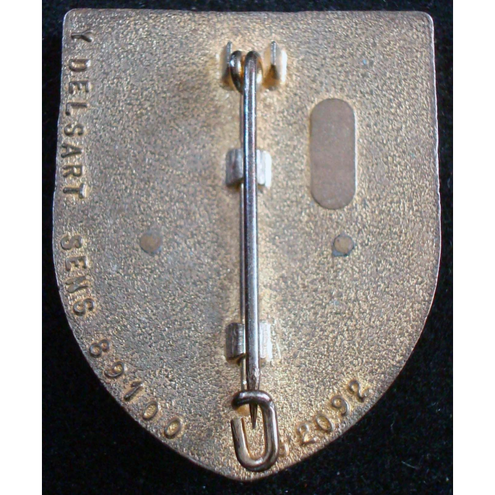 Insigne métallique du 32° groupement de camp Delsart Sens G. 2092
