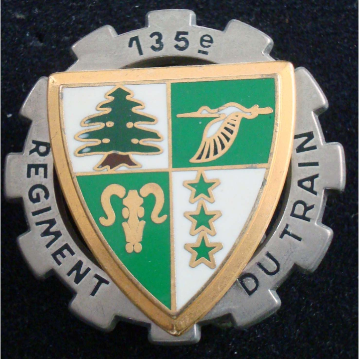 Insigne du 135° régiment du train fabrication Ségalen G. 2449.