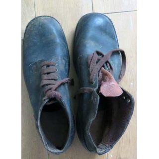 Paire de brodequins modèle 1952 ressemelés en caoutchouc