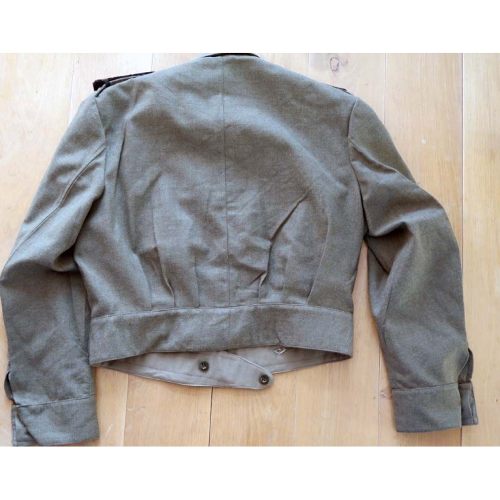 Blouson d'adjudant chef mle 44-45 ou 46 est de fabrication en drap fin