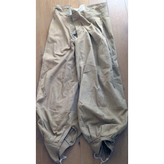 Pantalon toile “bouffant” de taille de 84 XL