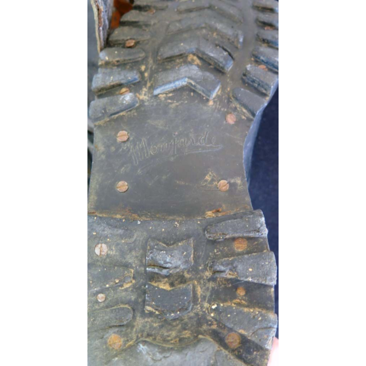 Paire de rangers de type cloutée de fabrication Monjarde et de taille 44