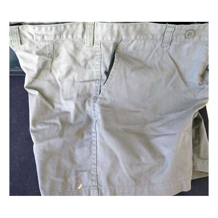 short militaire année 1988 et taille 88
