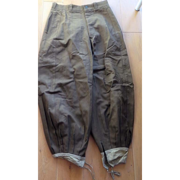 Pantalon en drap fin de type spahis des années 1960