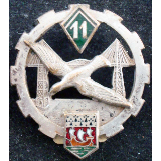 Insigne métallique du 11° escadron du train Drago Béranger