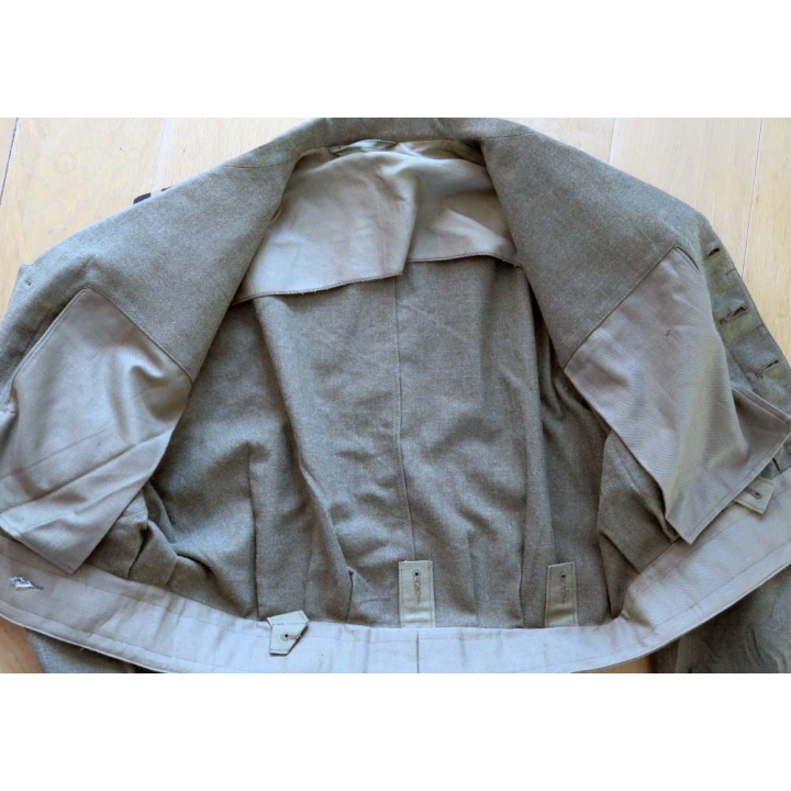 Blouson d'adjudant chef mle 44-45 ou 46 est de fabrication en drap fin