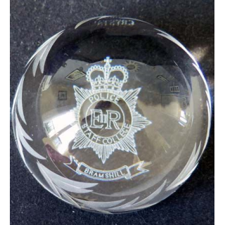 presse papier en cristal du Police staff college de Bramshill