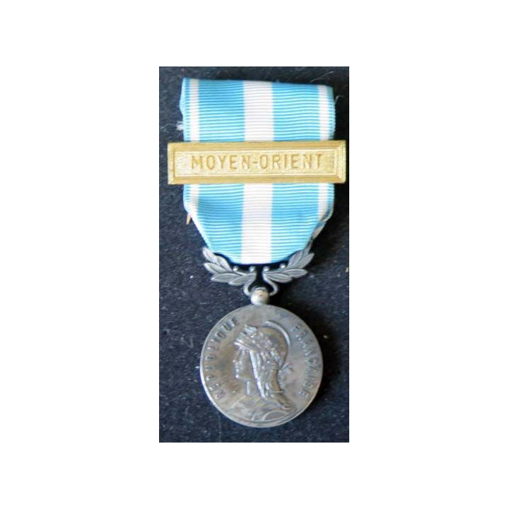 Médaille française d'outre mer avec une barrette Moyen-Orient
