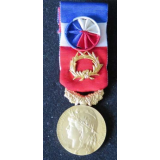 Médaille vermeil du travail attribuée à R. Gonidec en 1986 en vermeil