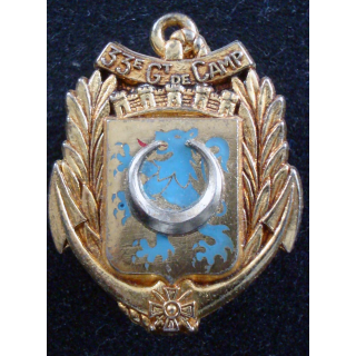 Insigne du 33° Groupement de Camp. Fabrication DELSART G. 2124 33° GC