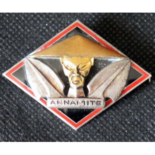 Insigne métallique de l'aviso dragueur Annamite en ARGENT