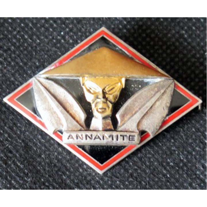 Insigne métallique de l'aviso dragueur Annamite en ARGENT