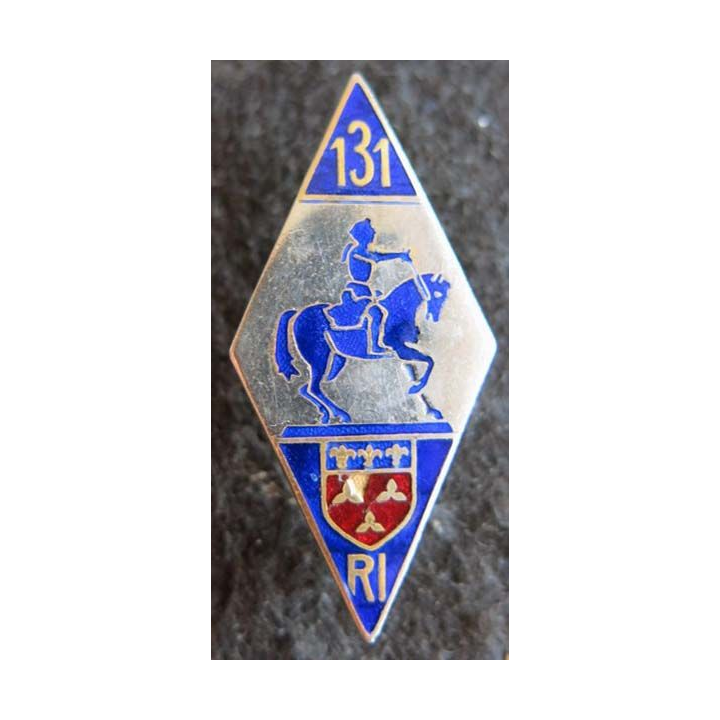 131° RI : insigne métallique du 131° régiment d'infanterie de fabrication Arthus Bertrand Paris Déposé émail