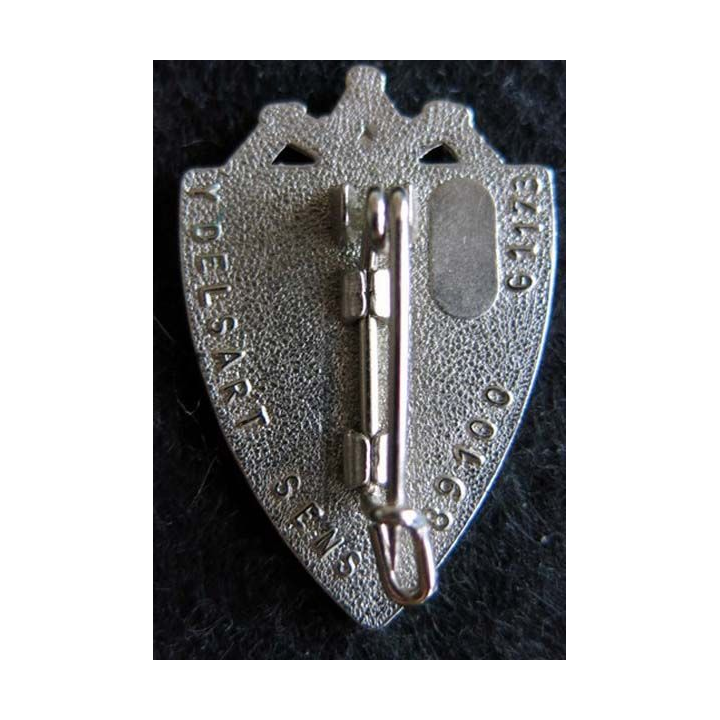 153° RI : Insigne métallique du 153° régiment d'infanterie de fabrication Delsart Sens G. 1173