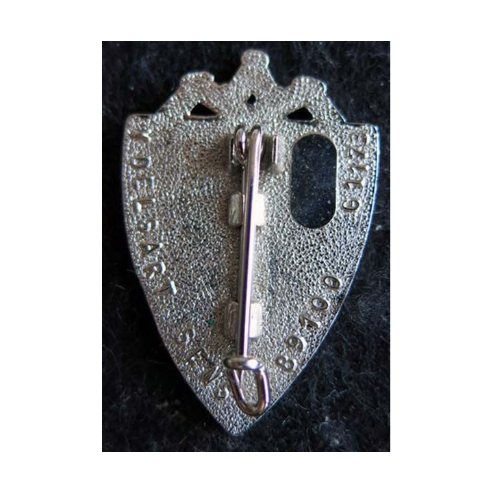 153° RI : Insigne métallique du 153° régiment d'infanterie de fabrication Delsart Sens G. 1173