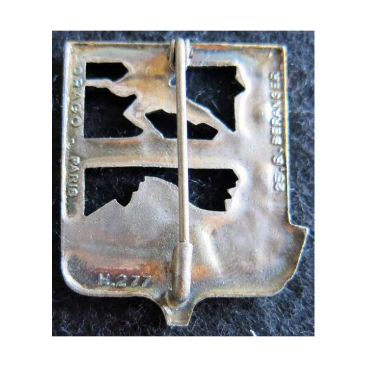 8° BI : Insigne métallique du 8° bataillon d'infanterie ROUEN Drago Béranger  H. 277 en émail