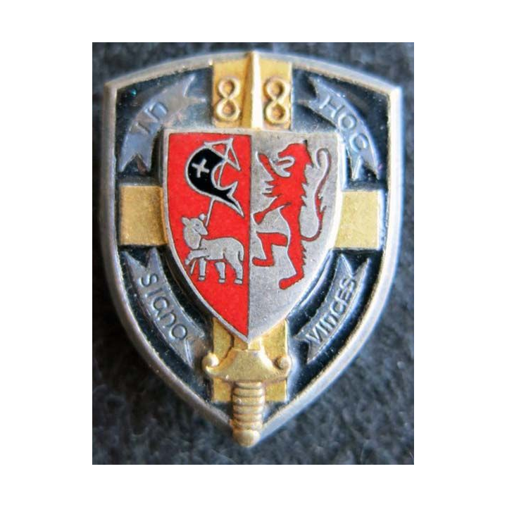 88° RI : insigne métallique du 88° régiment d'Infanterie de fabrication A.B Paris G. 1322 émail