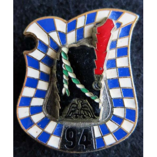 94° RI : Insigne métallique du 94° régiment d'infanterie de fabrication Delsart G. 1635