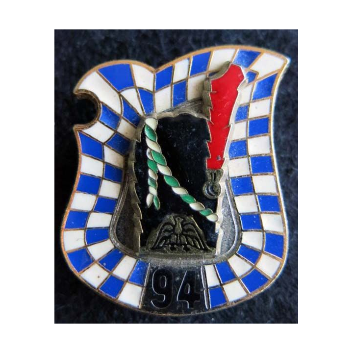 94° RI : Insigne métallique du 94° régiment d'infanterie de fabrication Delsart G. 1635