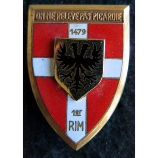 1° RI: insigne métallique du 1° régiment d''infanterie de fabrication Arthus Bertrand Paris émail