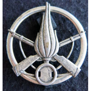 INFANTERIE : Insigne béret régiment d'infanterie 5,6 cm argenté