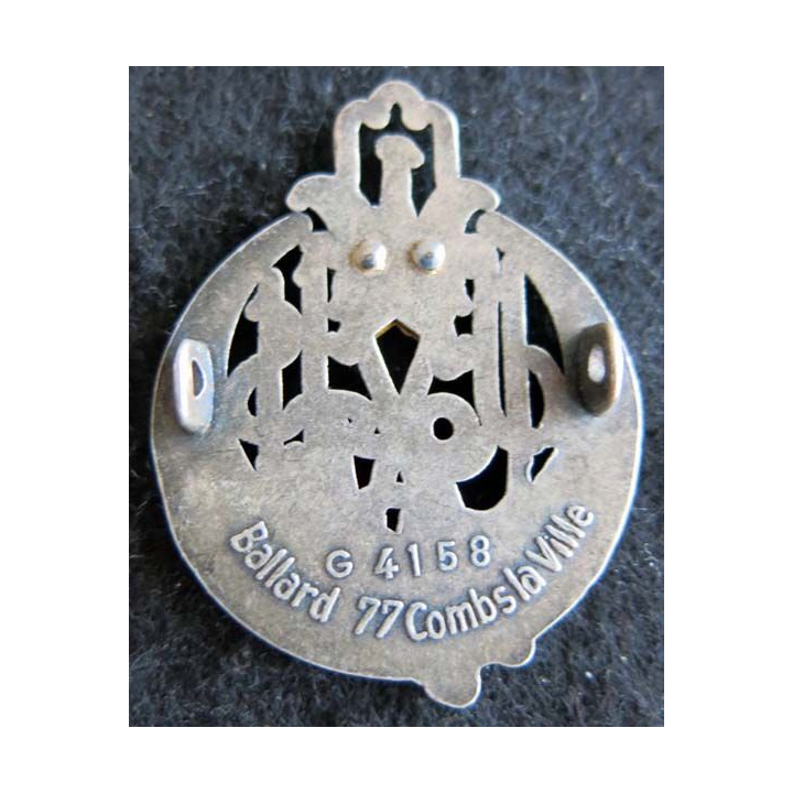 1° RTIR : Insigne métallique du 1° régiment de Tirailleurs de fabrication Ballard G.4158 en relief