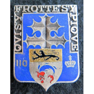 110° RI : insigne métallique du 110° régiment d'infanterie de fabrication Drago Paris H. 114 en émail boléro oblong