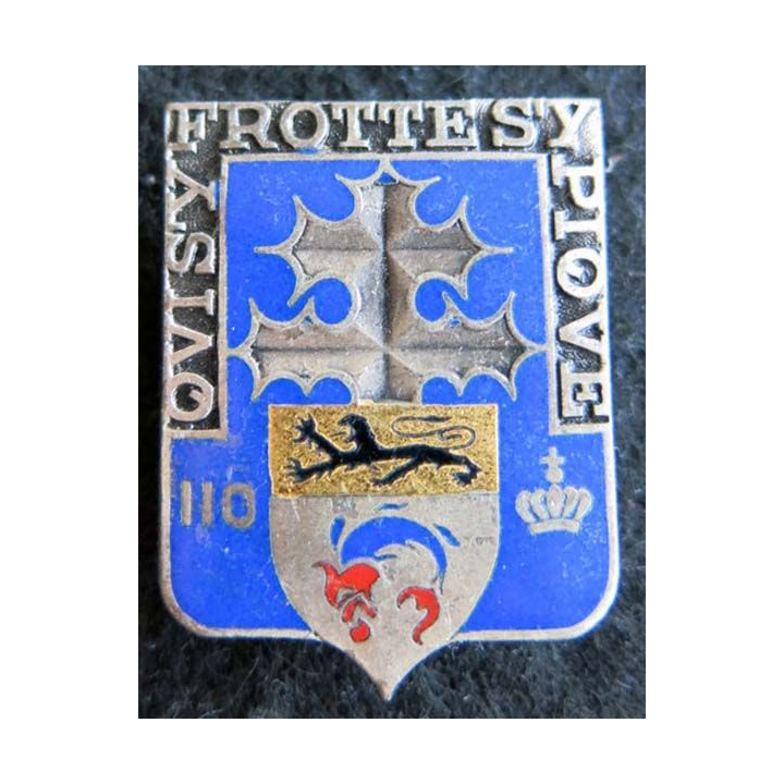 110° RI : insigne métallique du 110° régiment d'infanterie de fabrication Drago Paris H. 114 en émail boléro oblong