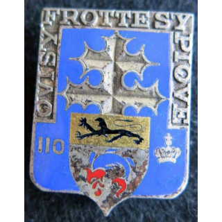 110° RI : insigne métallique du 110° régiment d'infanterie de fabrication Drago Paris H. 114 en émail boléro oblong
