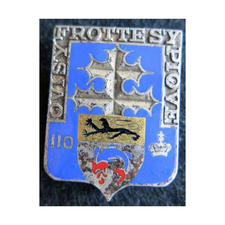 110° RI : insigne métallique du 110° régiment d'infanterie de fabrication Drago Paris H. 114 en émail boléro oblong