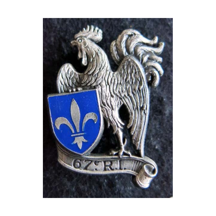 67° RI : insigne métallique du 67° régiment d'infanterie de fabrication Delsart Sens H. 551