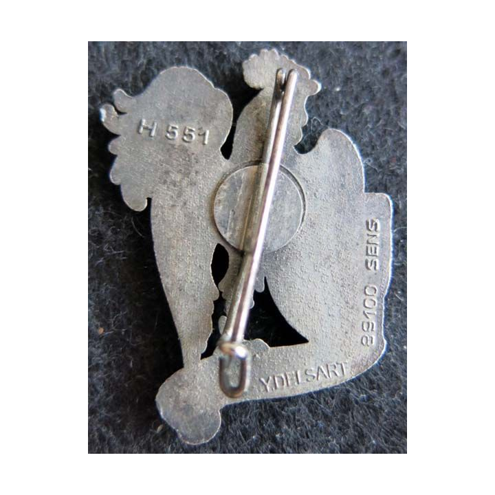 67° RI : insigne métallique du 67° régiment d'infanterie de fabrication Delsart Sens H. 551
