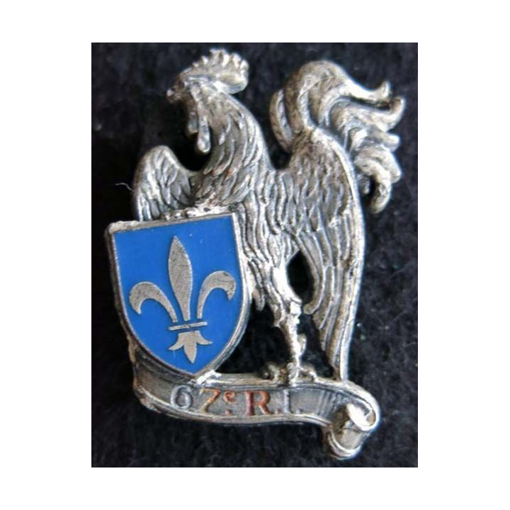 67° RI : insigne métallique du 67° régiment d'infanterie de fabrication Delsart Sens H. 551