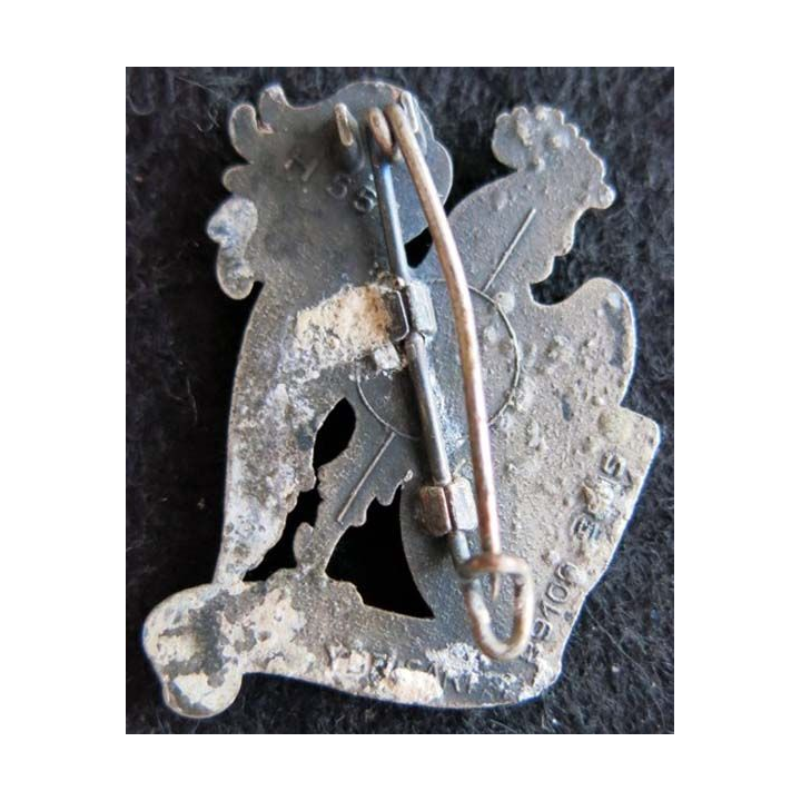 67° RI : insigne métallique du 67° régiment d'infanterie de fabrication Delsart Sens H. 551