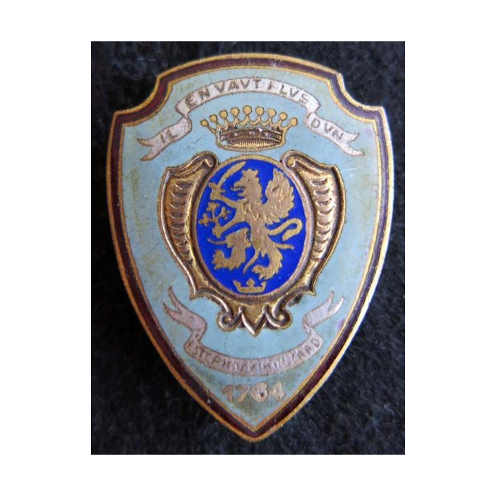 3° RH : insigne métallique du 3° régiment de Hussards de fabrication Drago H. 170 en émail