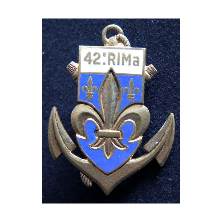 42° RIMa : Insigne métallique du 42° Régiment d'Infanterie de Marine de fabrication DRAGO PARIS G. 2081 en émail