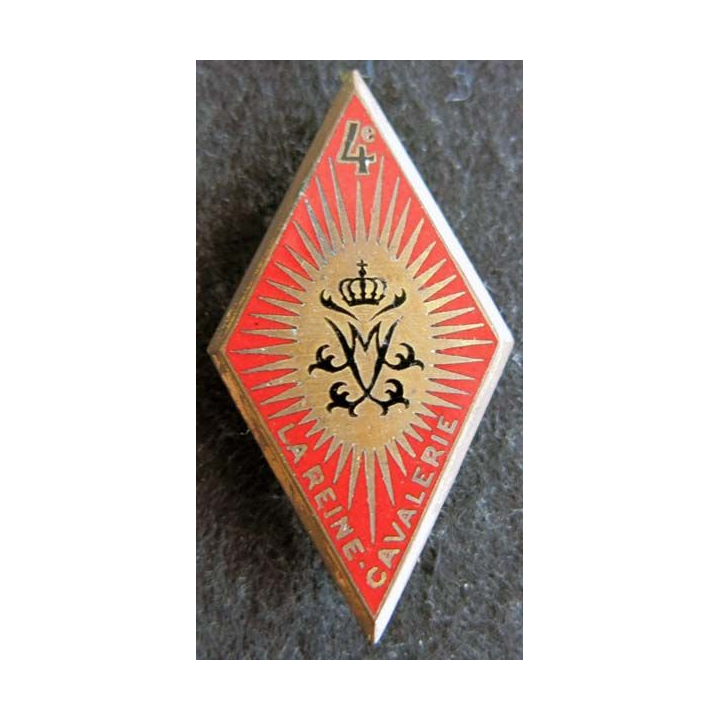 4° RC : insigne métallique du 4° régiment de cuirassiers de fabrication Drago Paris G. 942 en émail