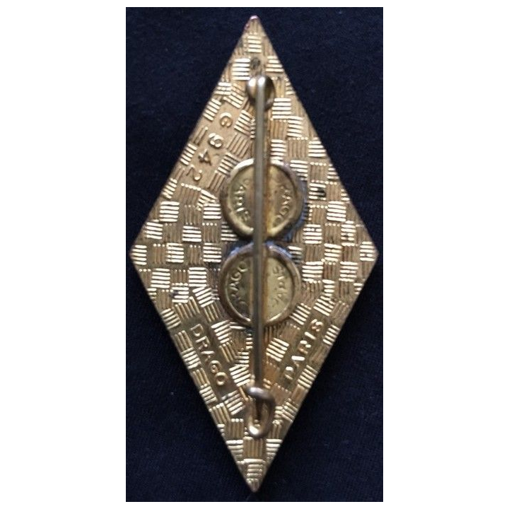 4° RC : insigne métallique du 4° régiment de cuirassiers de fabrication Drago Paris G. 942 en émail