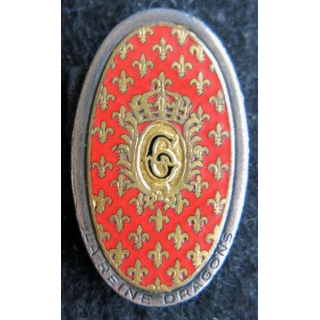 6° RD : insigne métallique du 6° régiment de dragons de fabrication Drago Paris G. 1017 en émail