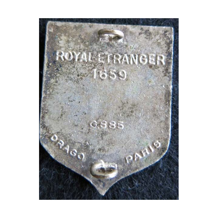 7° RC : insigne métallique du 7° régiment de cuirassiers de fabrication Drago Paris G. 885 en émail